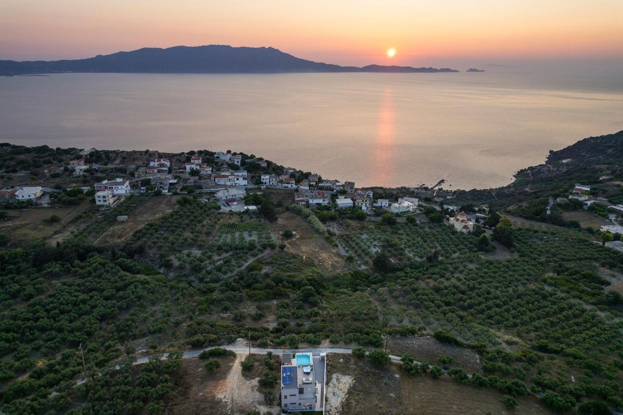 Ravdhoúkha Villa Ekphrasis With Sea View And Jacuzzi מראה חיצוני תמונה